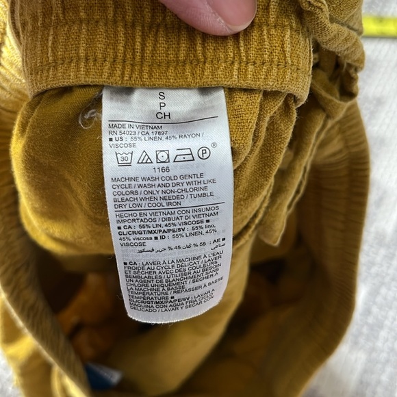 Old Navy Mustard Yellow Cargo Shorts with Elastic Waistband - Picture 4 of 5